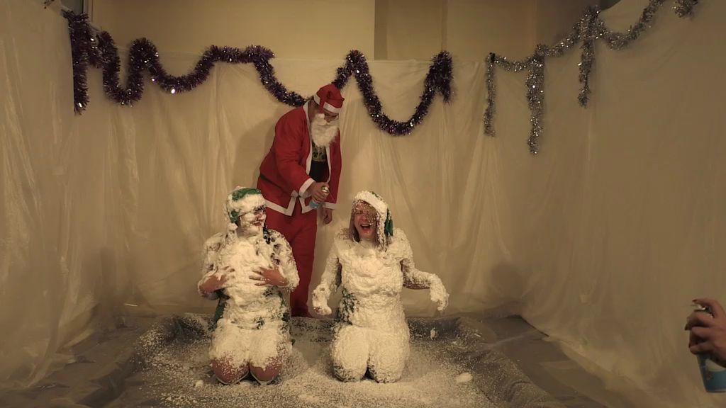 jodie-and-lola-the-xmas-elves_main.jpg
